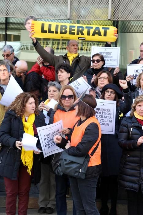 Concentració a Girona per demanar la llibertat de Puigdemont