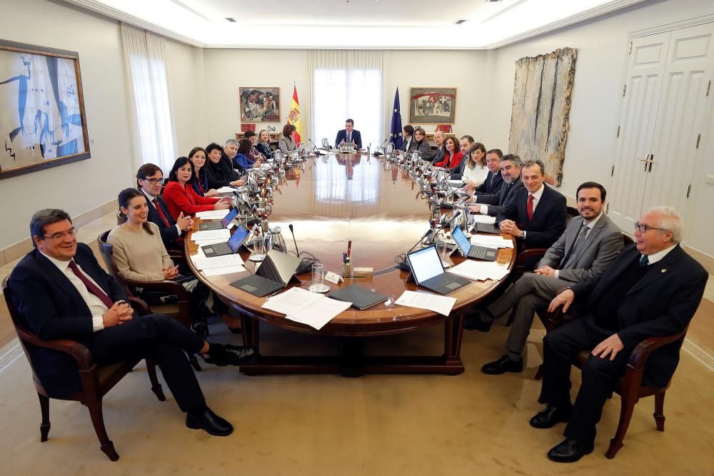 Primer Consejo de Ministros en Moncloa