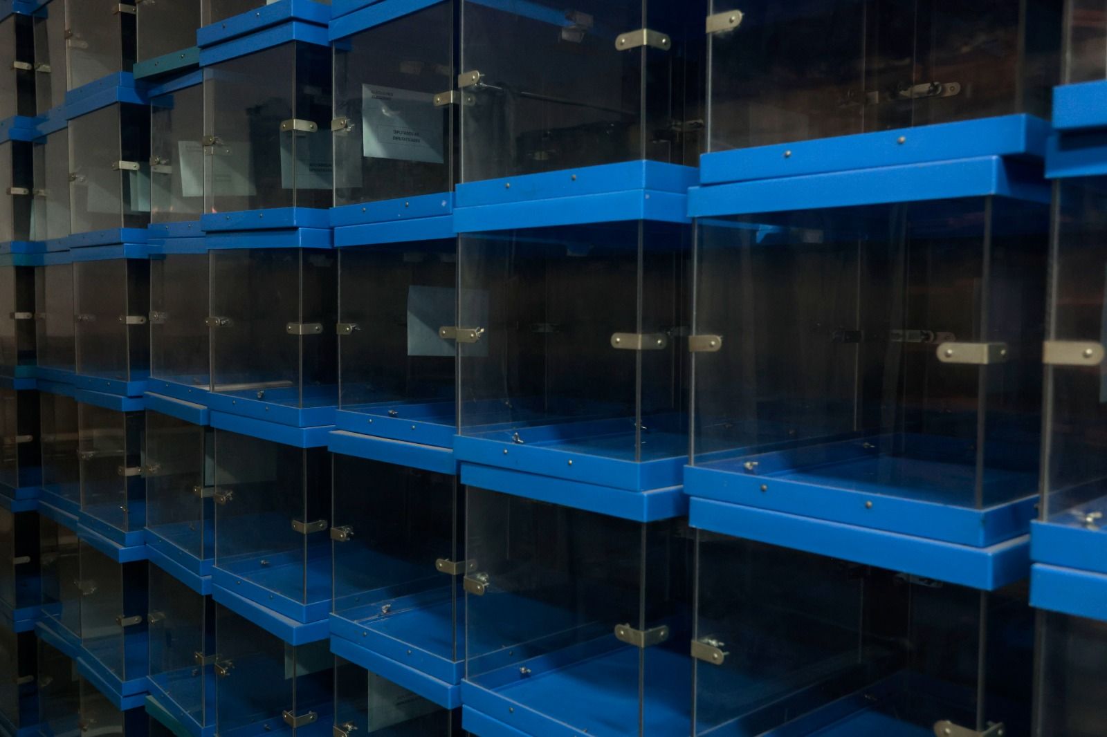 Dispositivo de preparación para el 28M en el almacén electoral de Delegación de Gobierno