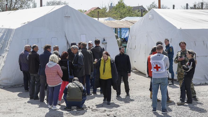 Ya están en Zaporiyia los últimos civiles que se escondían en Azovstal