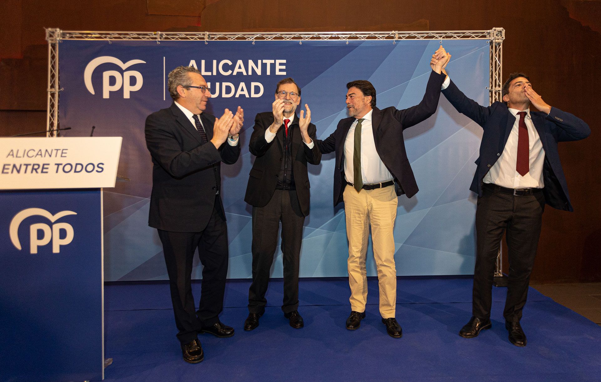 Rajoy apadrina a Luis Barcala