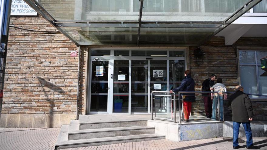 Entrada del centro de salud Virxe Peregrina de Pontevedra. |  Rafa Vázquez