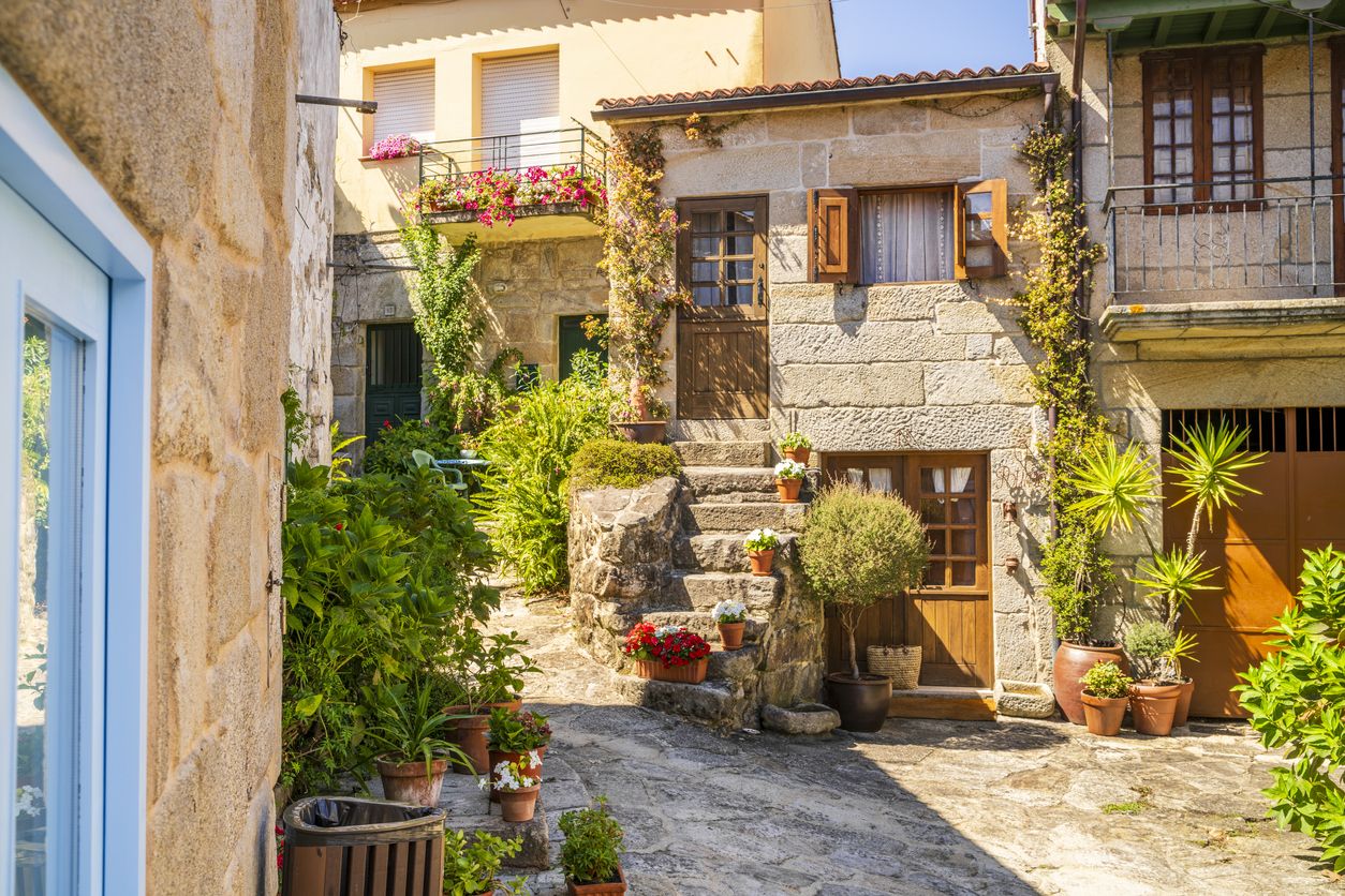 Combarro es uno de los Pueblos Mágicos de Galicia.