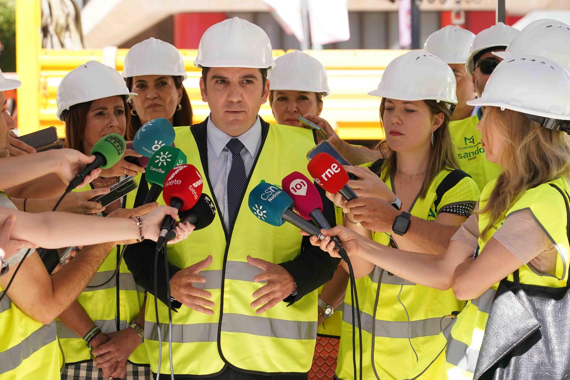 La consejera de Fomento de la Junta, Rocío Díaz, visita las obras del prolongación de la Línea 2 del metro de Málaga.
