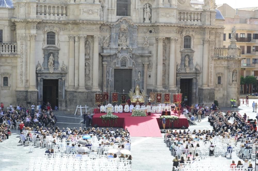 Coronación de la Virgen de la Soledad en la plaza Belluga