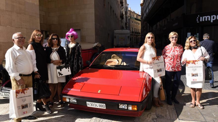 Desfiles y coches antiguos, en la Feria &#039;Otoño está de Moda&#039;