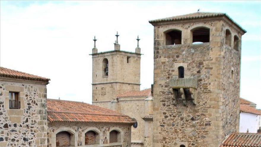 El mercado medieval de Cáceres se benefició del tirón de la manifestación del tren