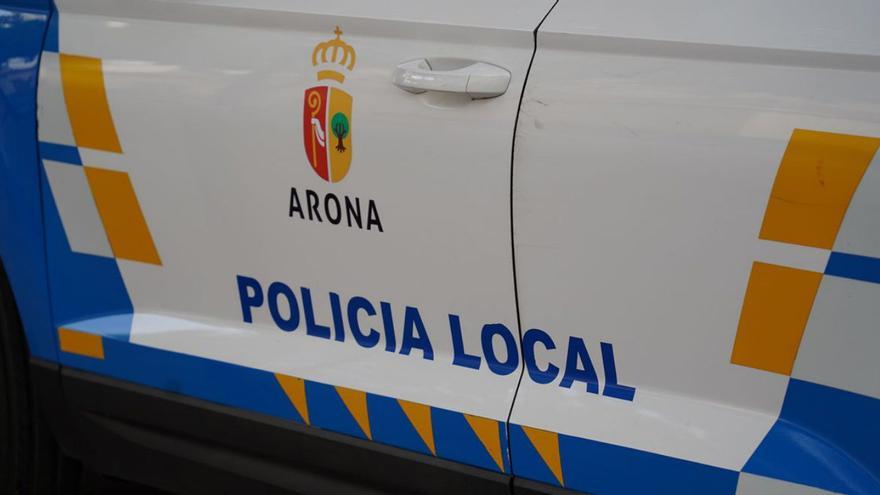 Vehículo de la Policía Local de Arona. | EL DÍA
