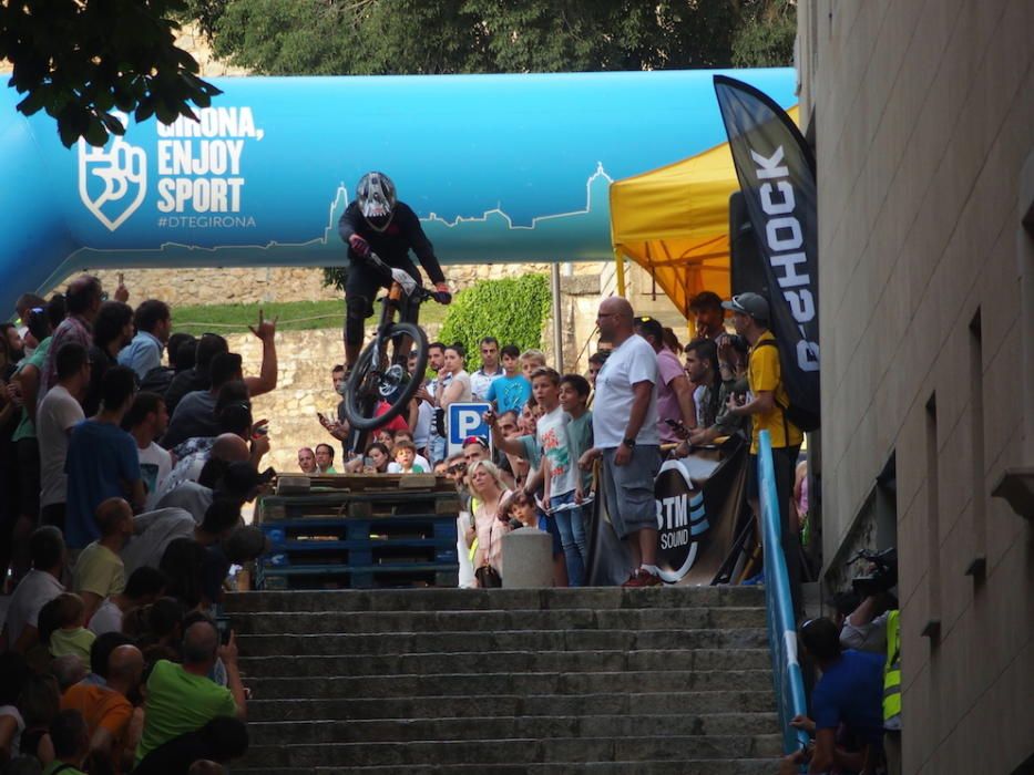 Un moment de l''Urban Downhill Show a la Pujada Sant Domènec