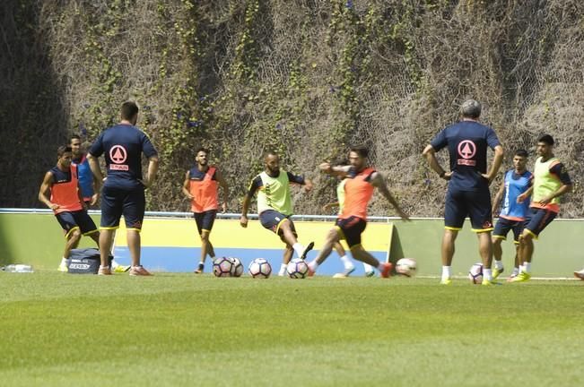 ENTRENAMIENTO DE LA UD LAS PALMAS Y ENTREVISTGA ...