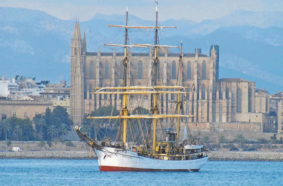 El ‘Picton Castle’ en la bahía de Palma en noviembre del año 2008.