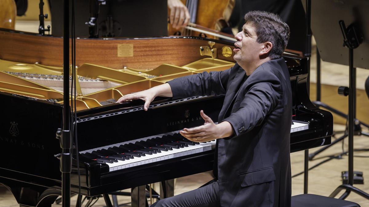 Javier Perianes.