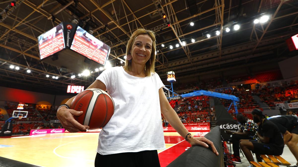 Arantxa Calvo posa para este diario en el descanso del encuentro del pasado jueves entre el Casademont femenino y el Valencia.