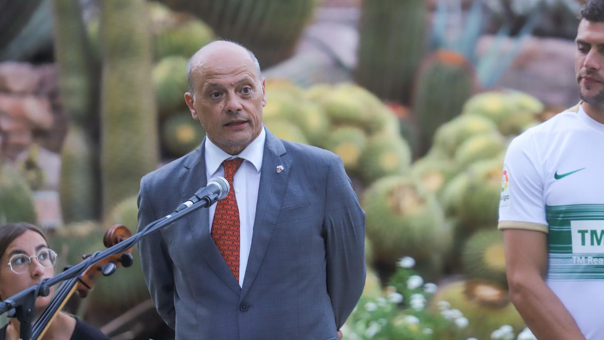 El presidente del Elche, Joaquín Buitrago, el lunes, durante la presentación de la nueva camiseta