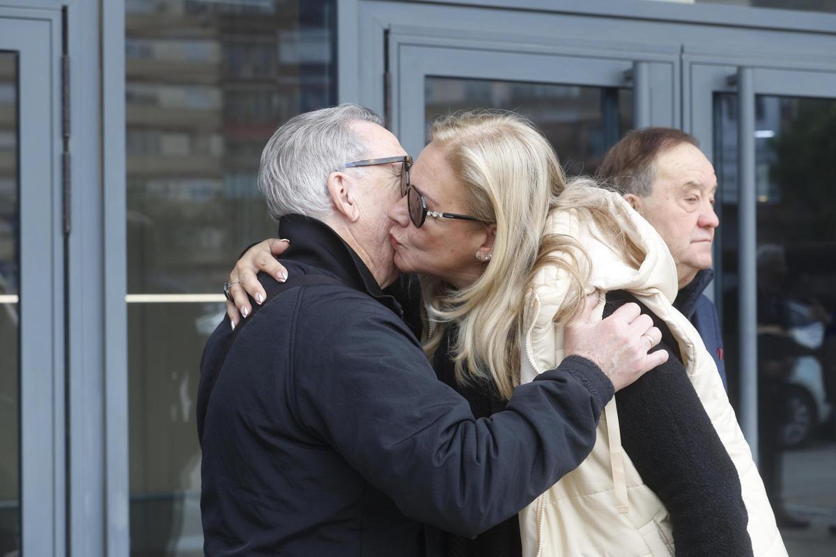 Familiares y amigos despiden a Fernando Esteso en València