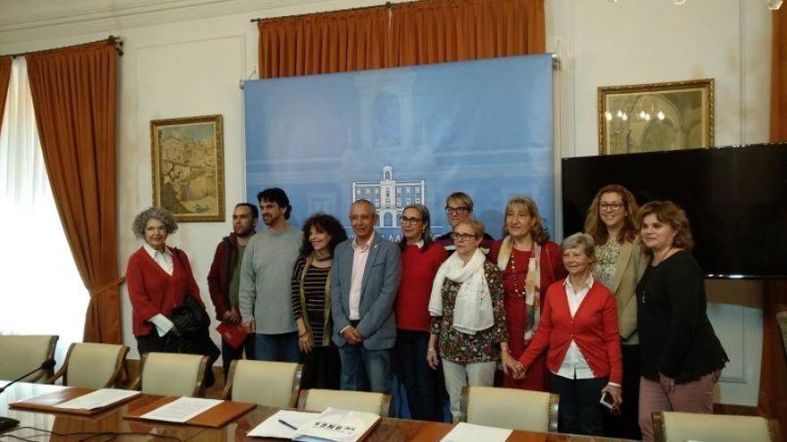 Foto de familia de las ONG participantes.