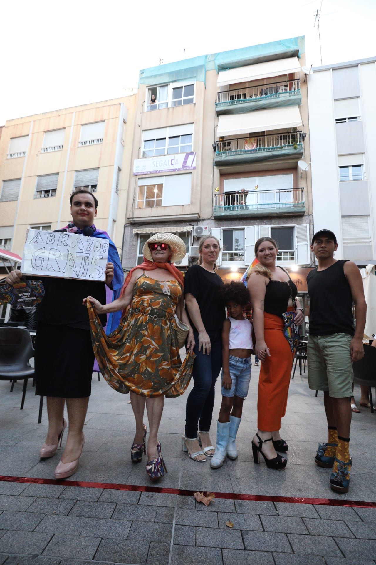 Orgullo Elche: carrera de tacones en Elche