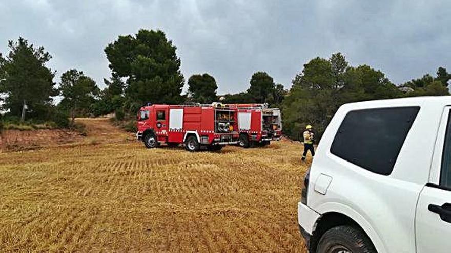 Un llamp provoca un petit incendi a Fonollosa