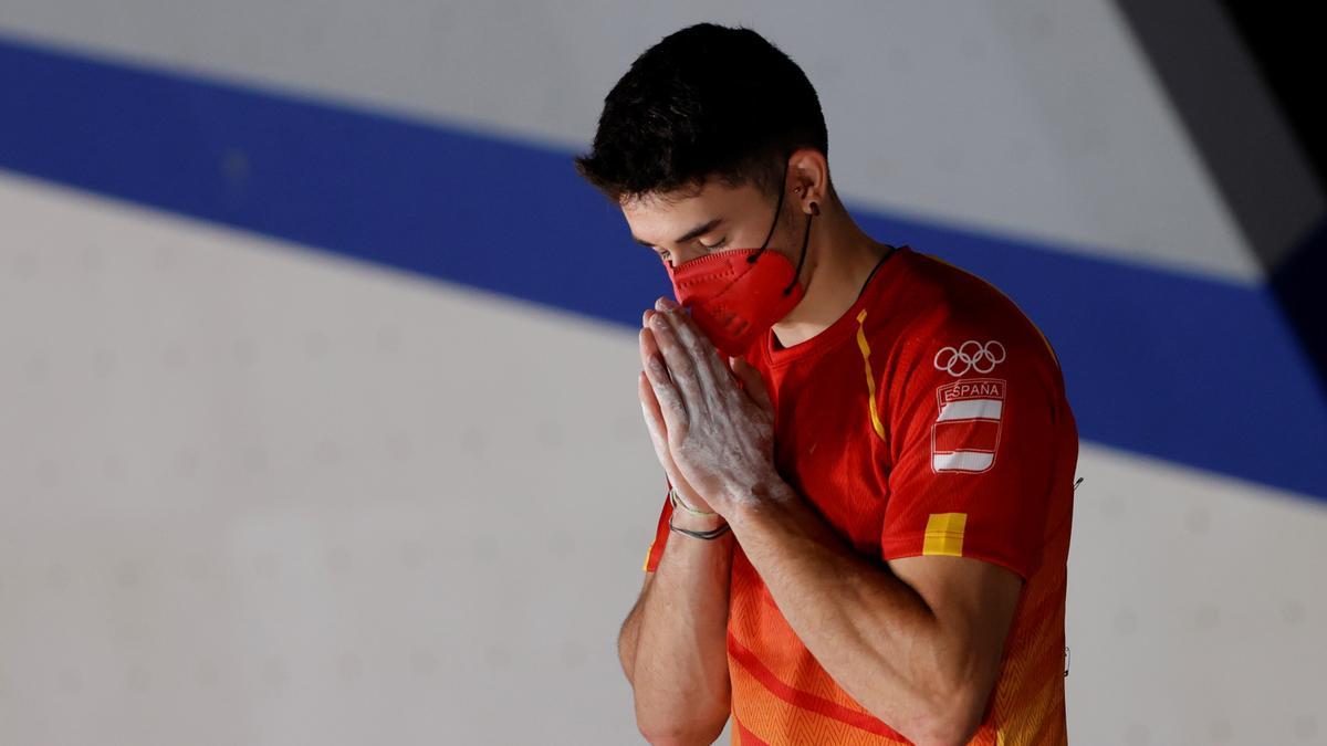 Alberto Ginés, durante la competición final de escalada.