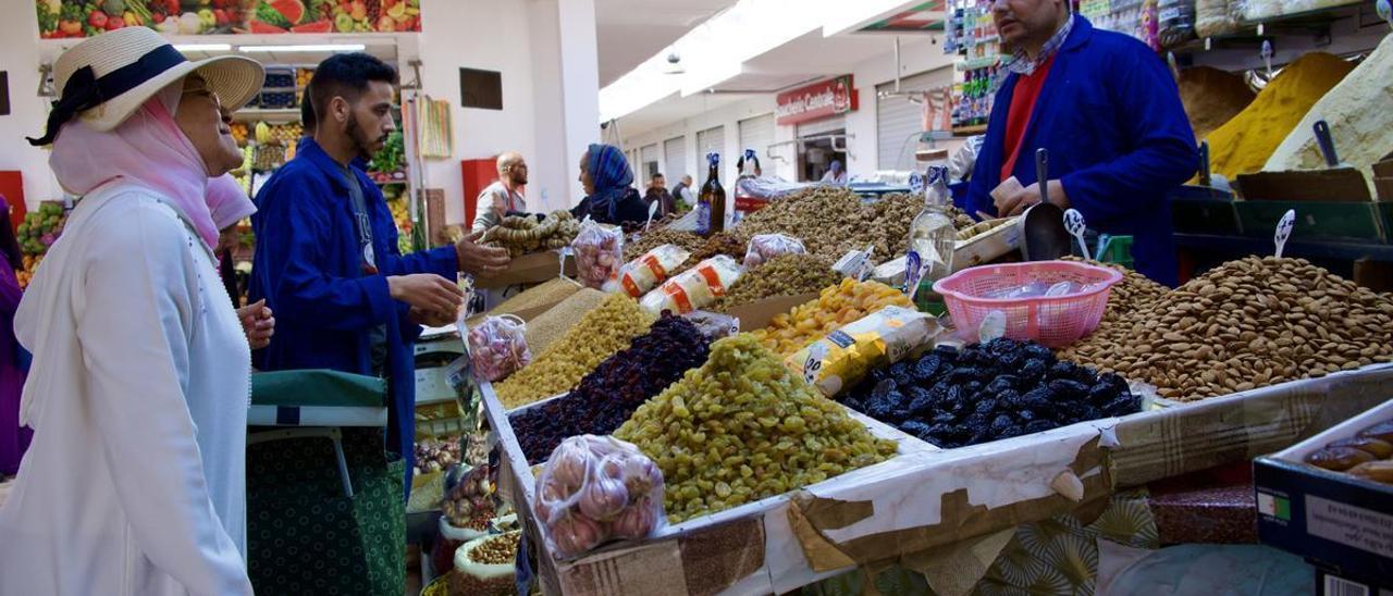 La inflación marca el inicio del ramadán en Marruecos: "No queda otra que subir el precio".