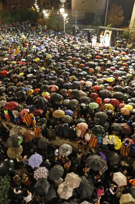 Multitudinària concentració a Girona per protestar contra la sentència del procés