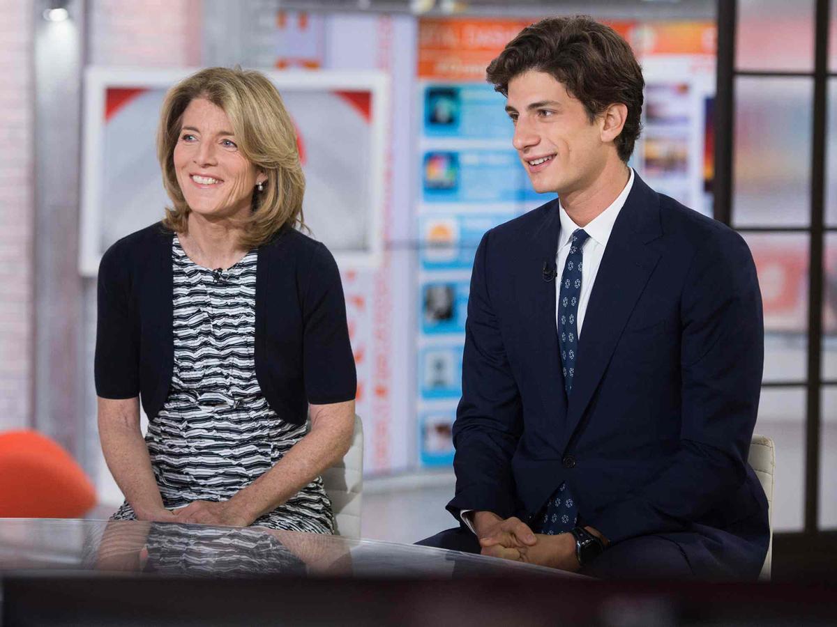 Jack Bouvier-Kennedy Schlossberg con su madre, Caroline Kennedy.