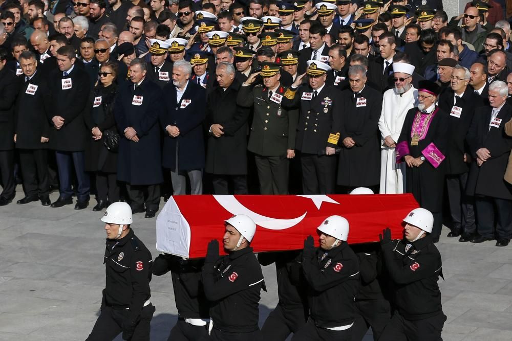 Funeral por las víctimas del atentado en Estambul