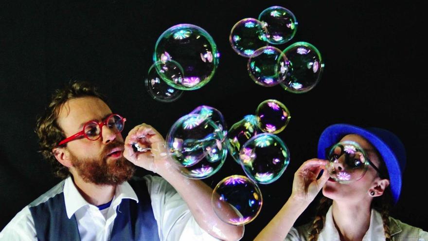 Escena del espectáculo ‘Burbuja’, de la compañía 7 Burbujas.