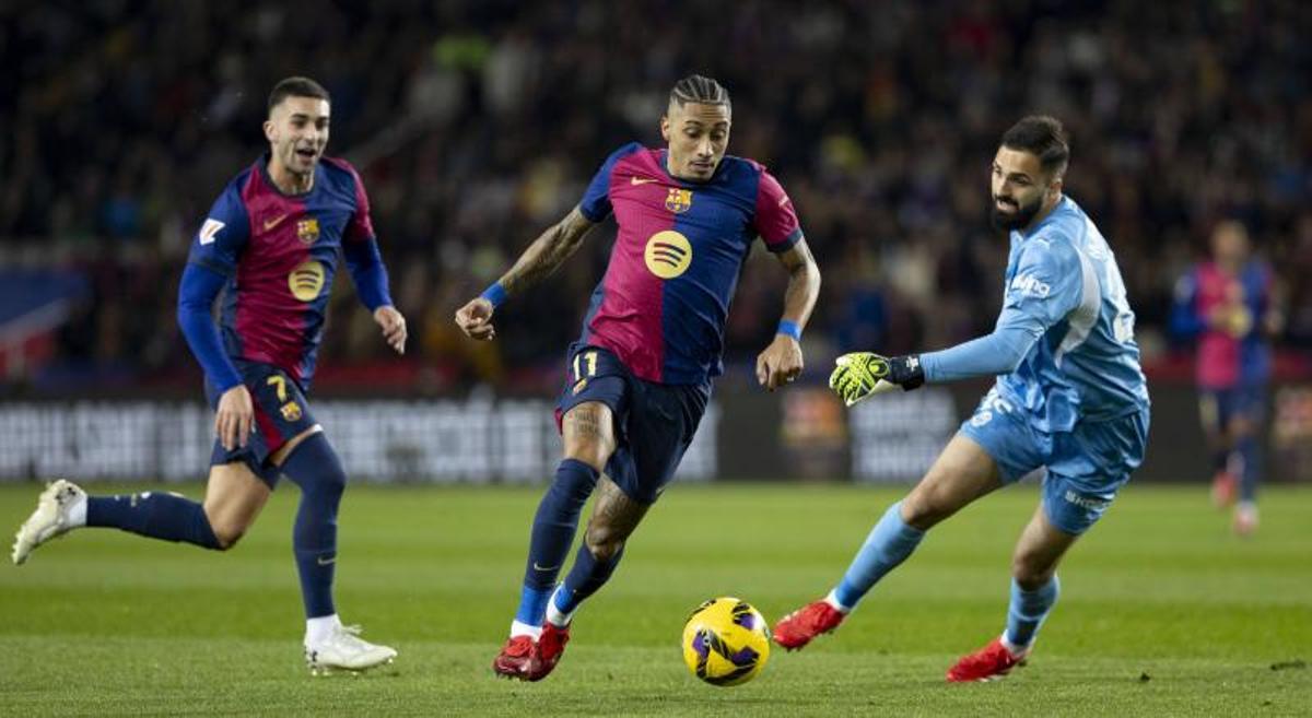 Goleada del Barça al Valencia en Montjuic