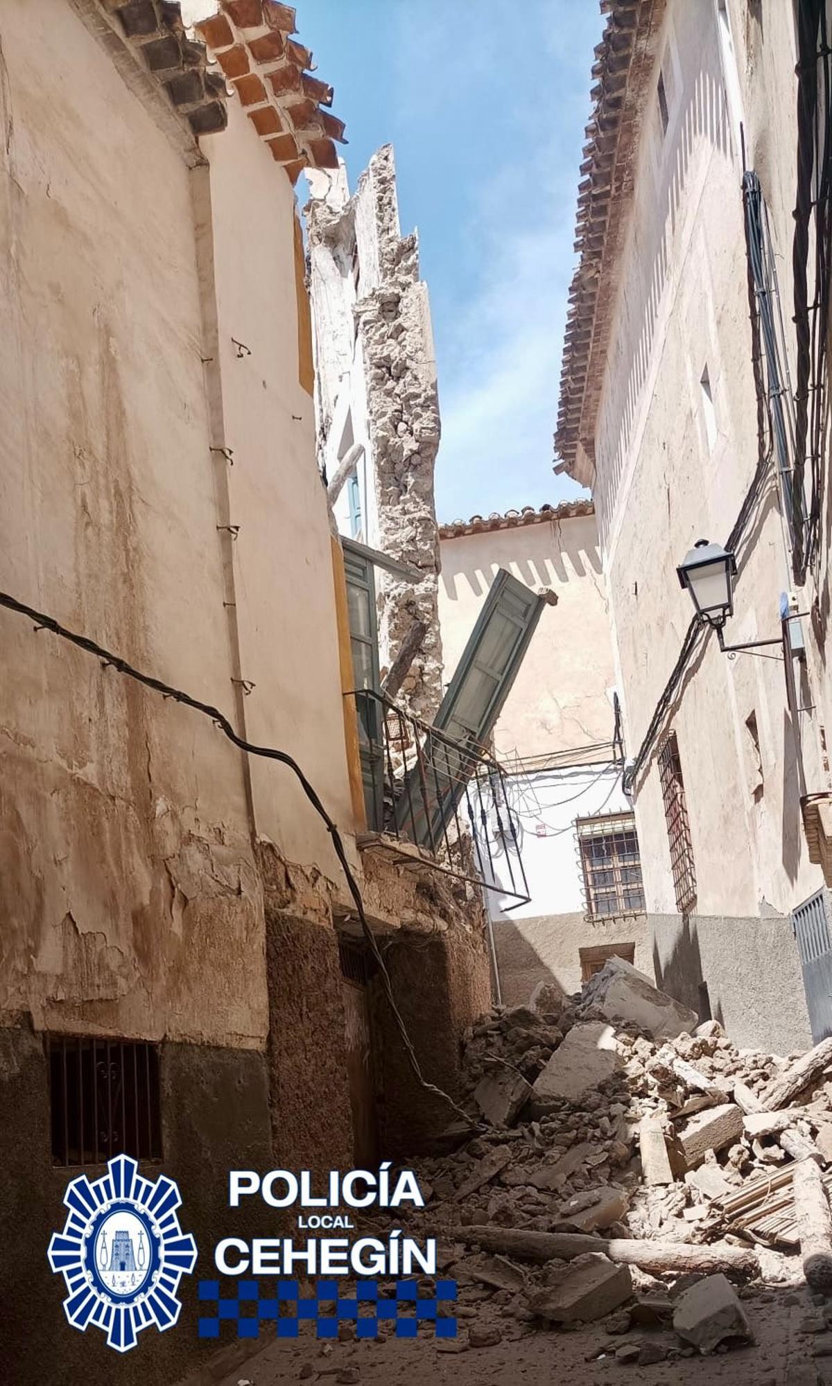 Derrumbe de la vivienda en el centro de Cehegín.