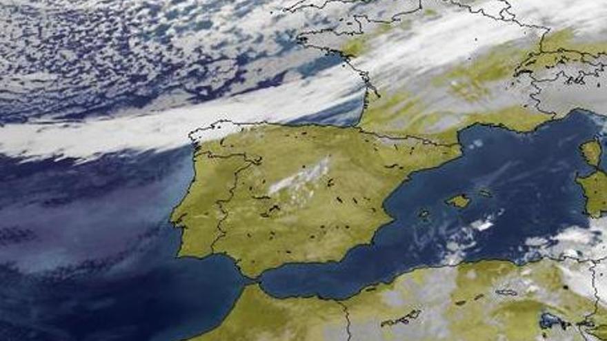 El temporal, adentrándose en Galicia en la noche de este jueves. // Meteogalicia