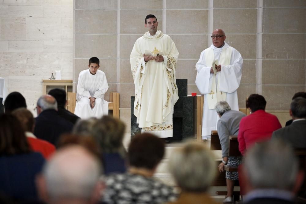 Primera misa en el Buen Pastor de Rubén Díaz