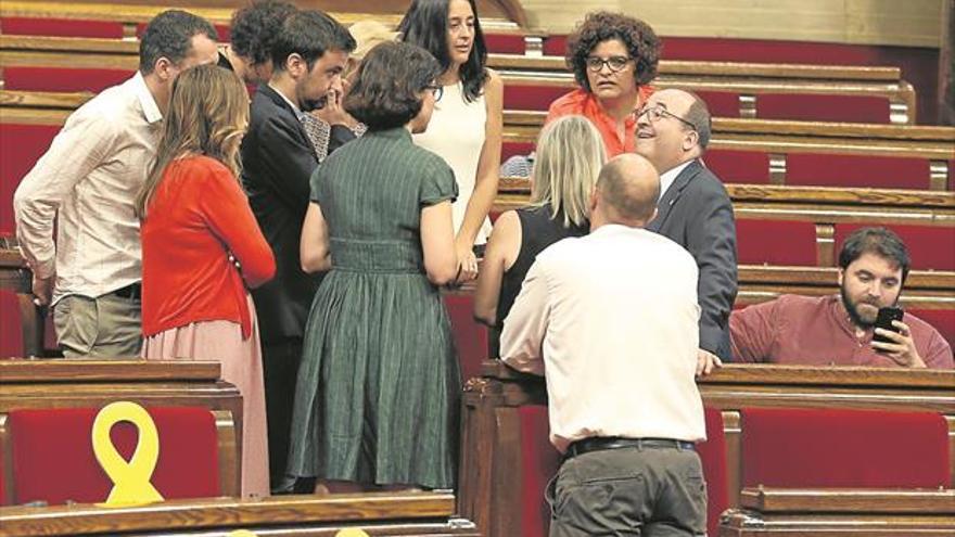 La suspensión de Puigdemont quiebra la unidad independentista