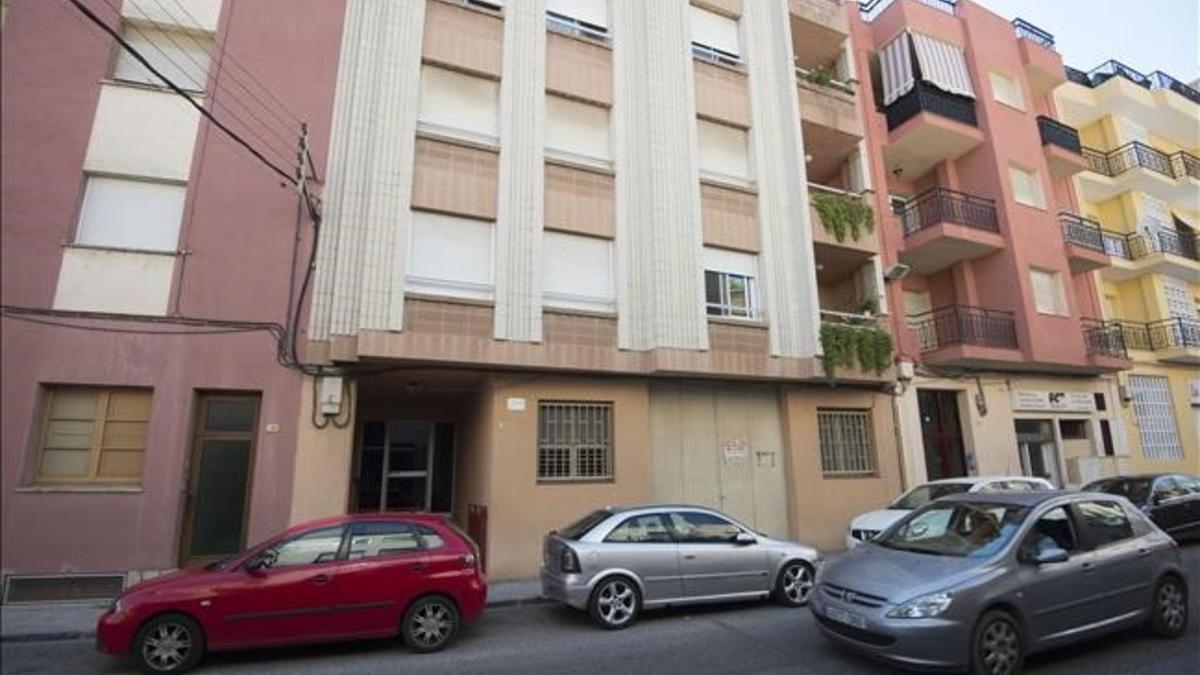 Bloque en el que tenia piso el dirigente de la red de pederastia infantil en Tortosa