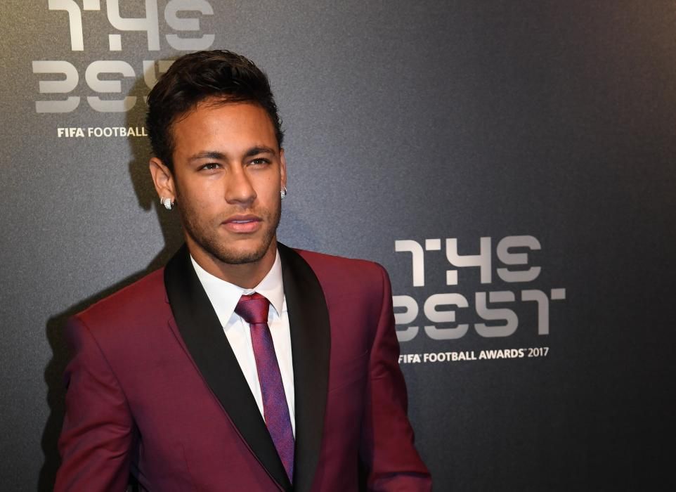 Neymar, a su llegada a la gala de Londres. REUTERS