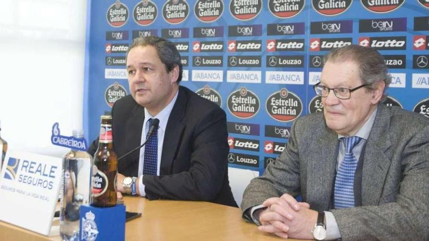 Tino Fernández, presidente del Deportivo, y Juan Manuel Eiras, su homólogo en el SD Orzán.