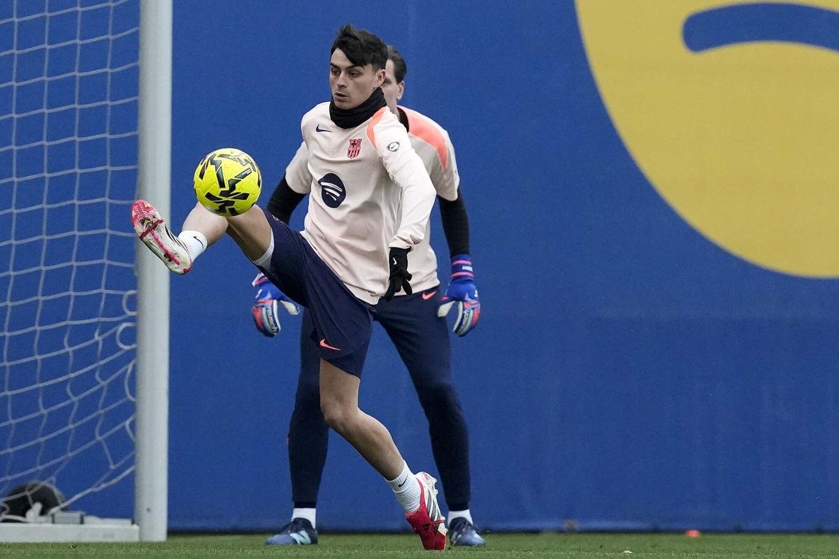 Pedri, en un entrenamiento del FC Barcelona previo a la lesión