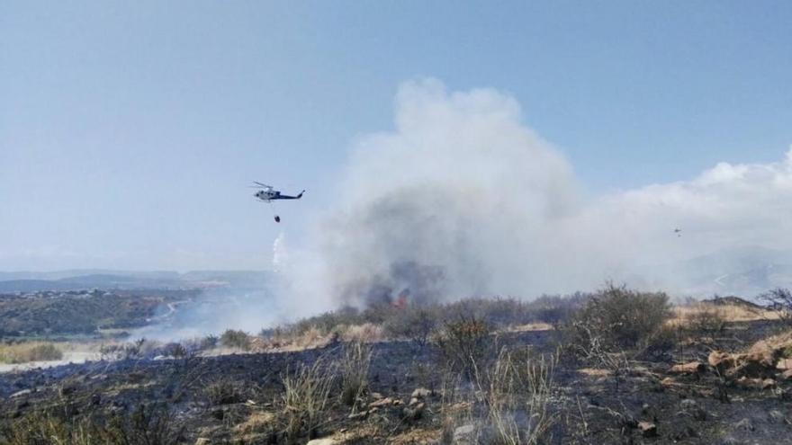 Extinguido el incendio declarado cerca del polígono industrial de Estepona