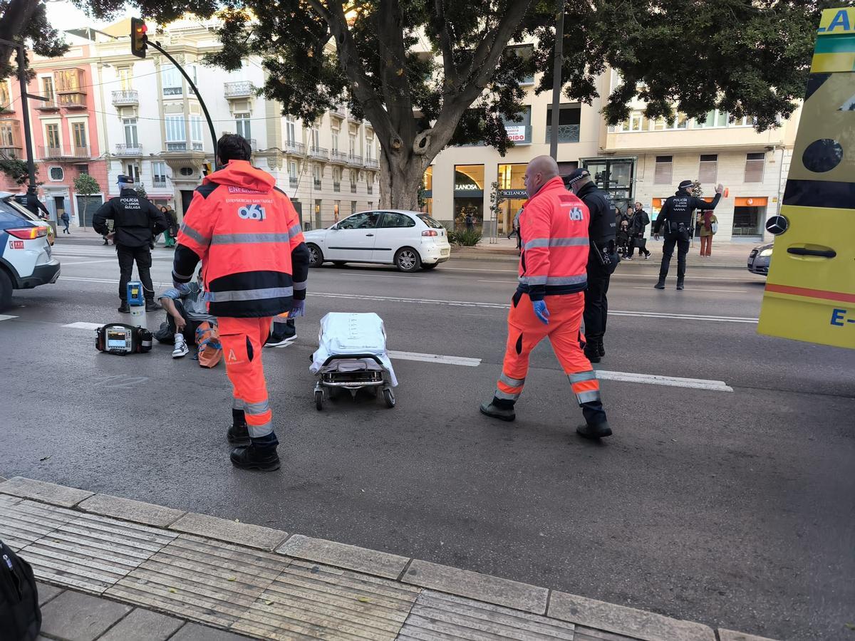 Atropello de un motorista a un peatón en la Alameda Principal de Málaga