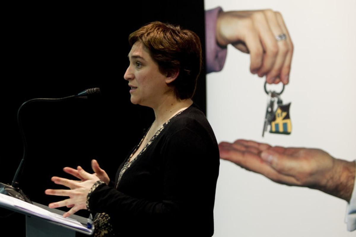 Ada Colau, portaveu de la Plataforma d’Afectats per la Hipoteca (PAH), en un acte de l’entitat. Ada Colau, portaveu de la Plataforma d’Afectats per la Hipoteca (PAH), en un acte de l’entitat.