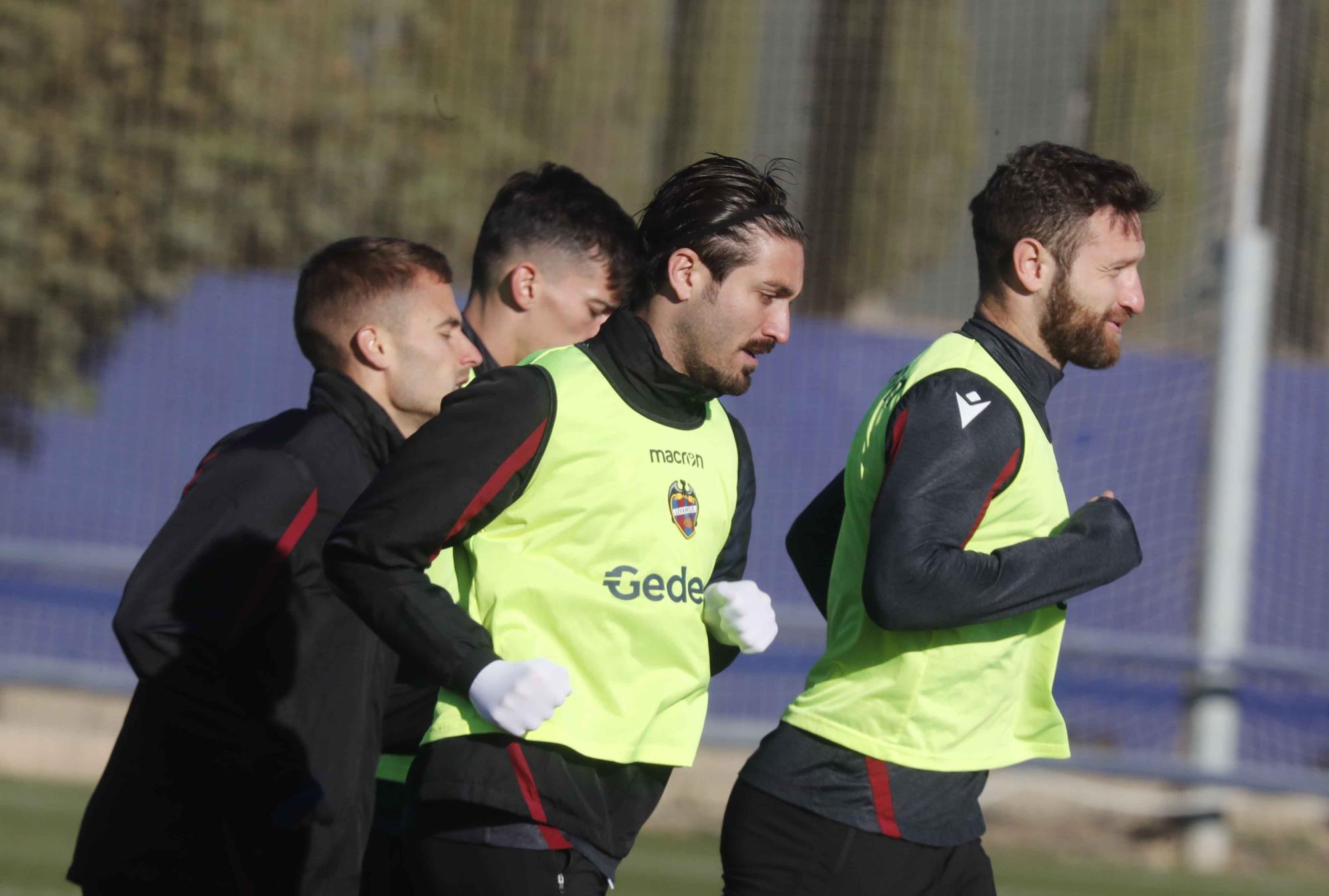 Último entrenamiento del Levante antes de viajar a Melilla