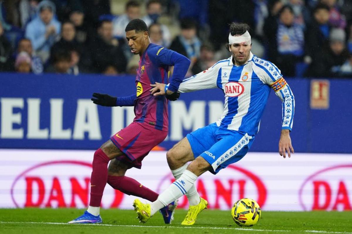 Leandro Cabrera, ante el Barça en el primer derbi del año