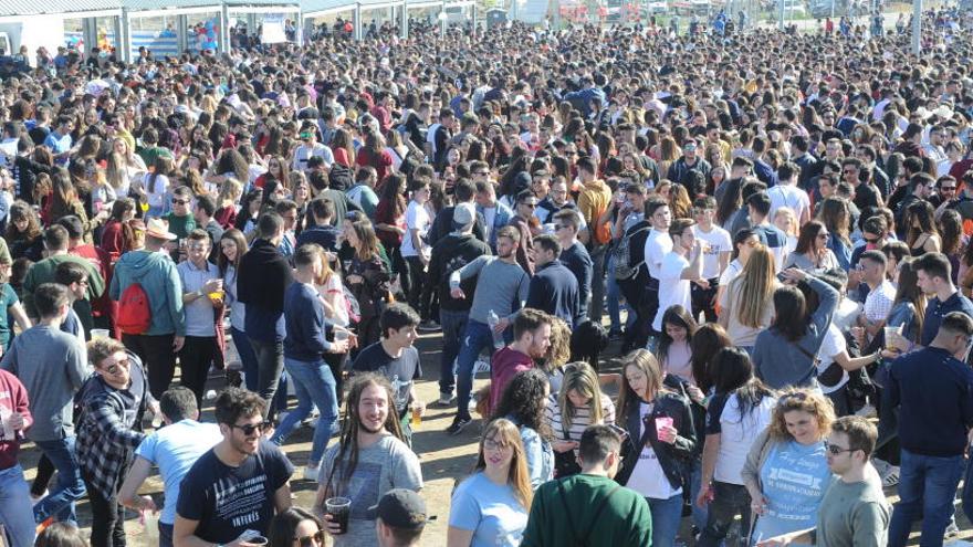 Una fiesta universitaria, en una foto de archivo.