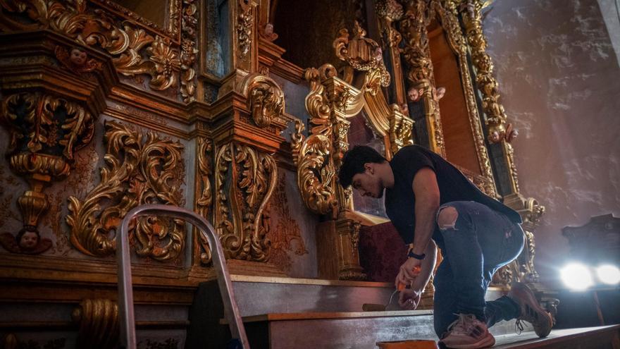 Santa Cruz recupera el retablo del Carmen que marcó una época