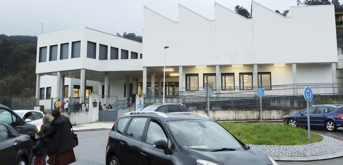 El colegio Igrexa de Chapela, junto al que se ubicaría la escuela infantil municipal. |  Marta G. Brea