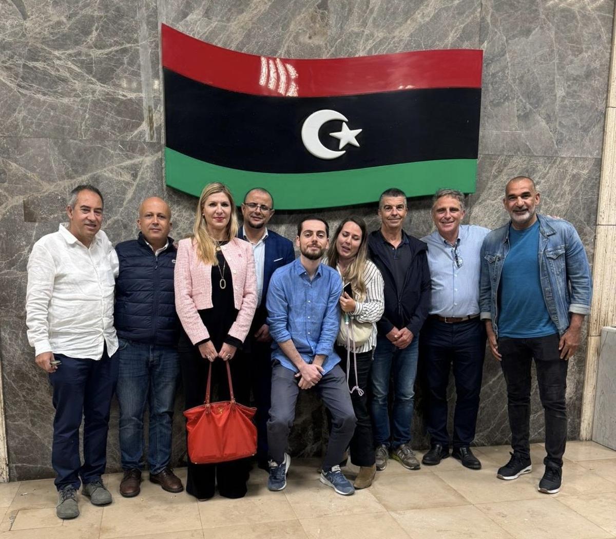 Foto de los integrantes del último viaje a Libia, que quedó atrapado por el inicio de las hostilidades entre milicias, en mayo de 2025.
