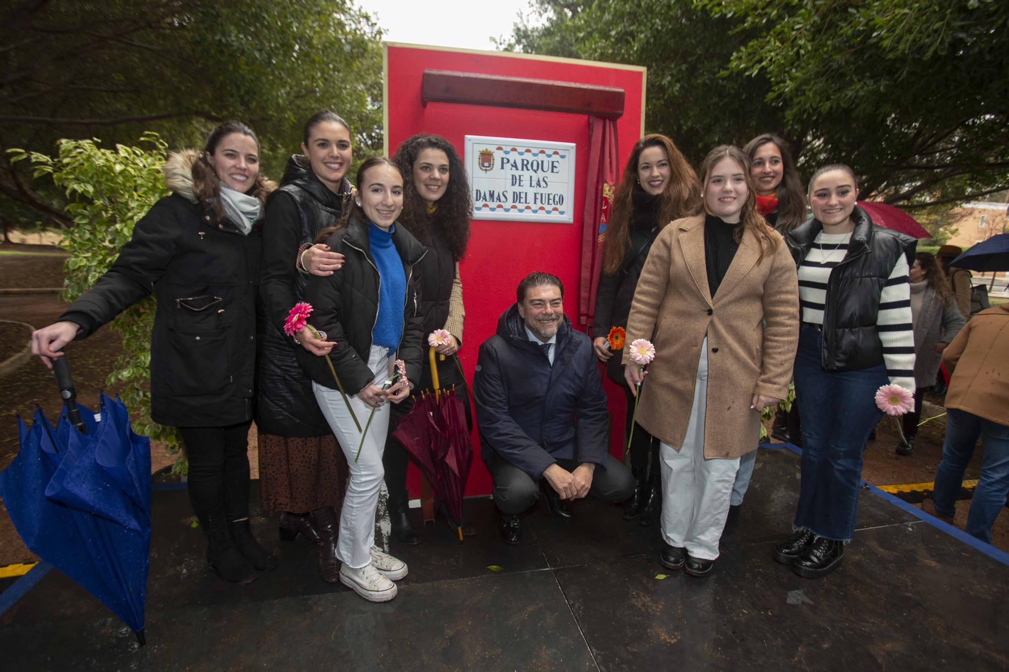 Inauguración del parque Damas del Fuego