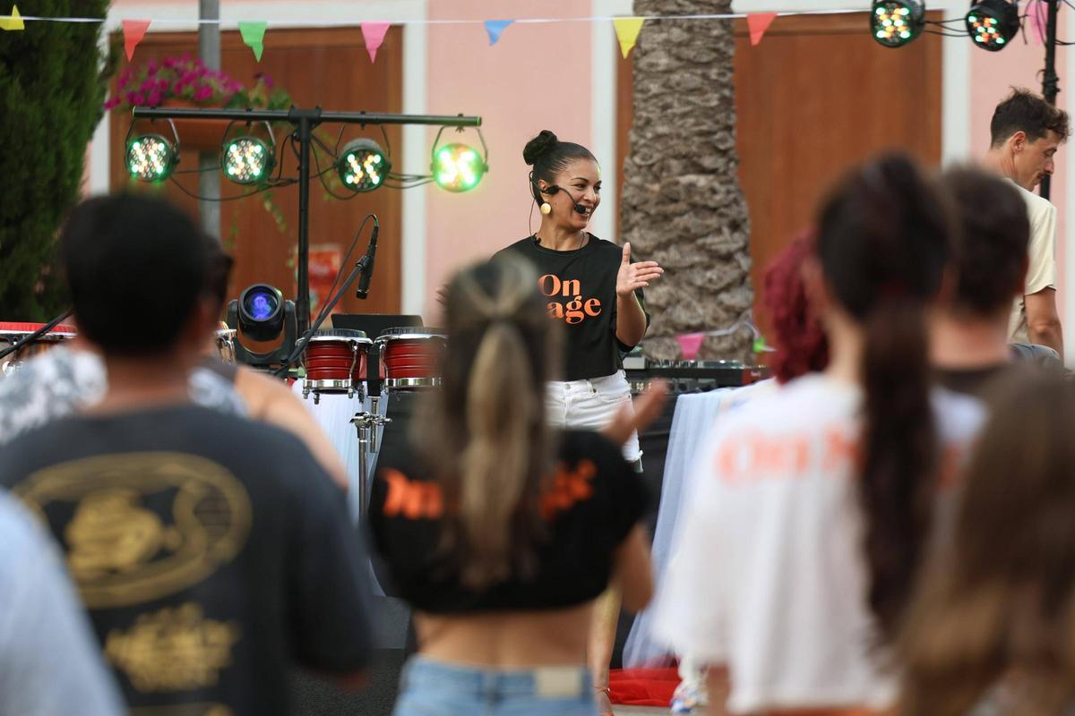 Todas las imágenes de 'Sazón, amb Ritme de Barri', fiesta de música latina en ibiza