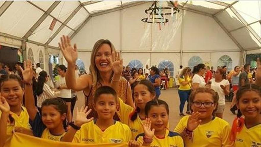 Pilar Alegría celebra el Día de Ecuador en Zaragoza