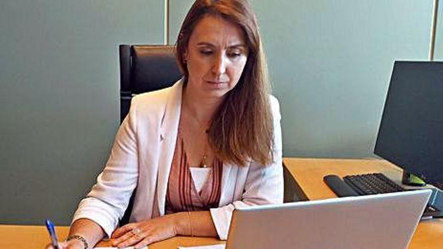 Cristina González, durante la reunión del Ejecutivo estatal y las autonomías.